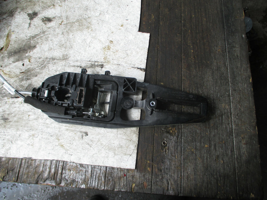FORD GALAXY MK4 2020 NS PASSENGER DOOR HANDLE BRACKET ASSEMBLY EM2B-R224N03-BC
