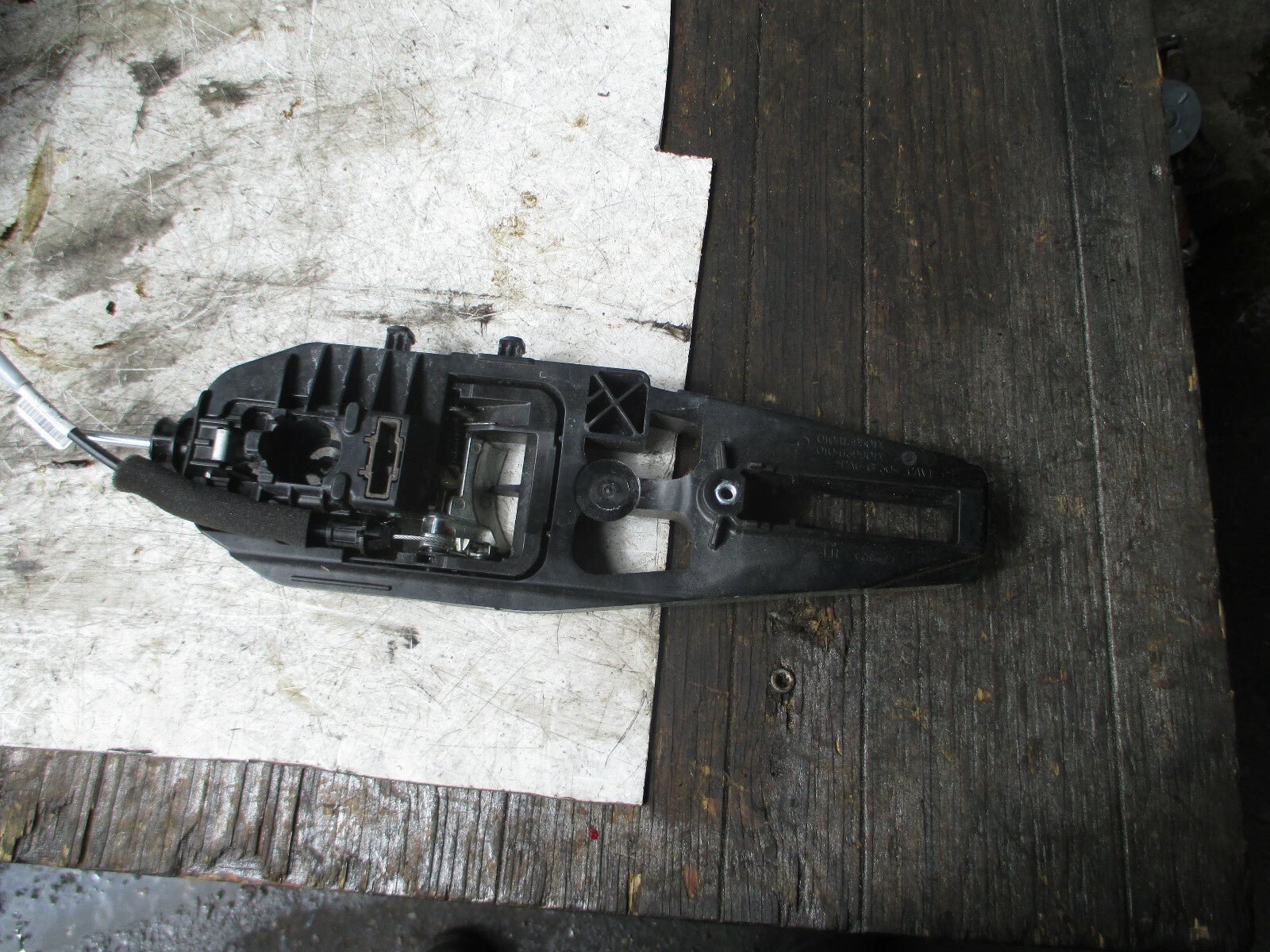 FORD GALAXY MK4 2020 NS PASSENGER DOOR HANDLE BRACKET ASSEMBLY EM2B-R224N03-BC