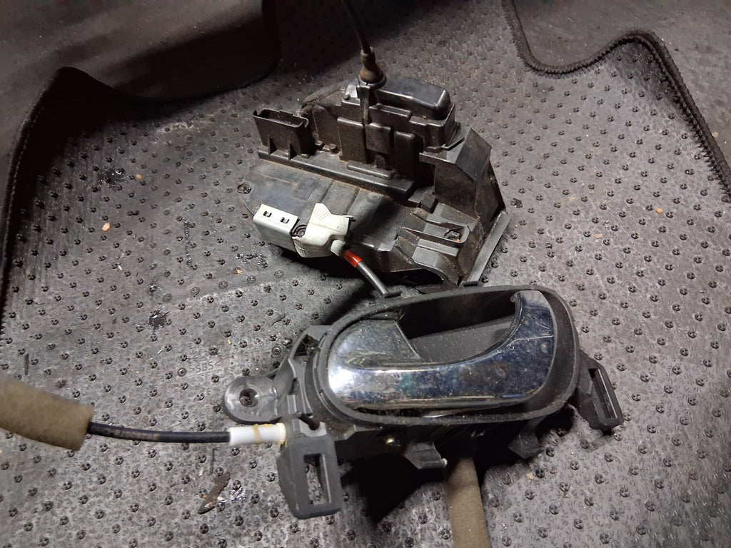 2020 NISSAN QASHQAI J11 MK2 NSR PASSENGER SIDE REAR LEFT DOOR LOCK MECHANISM