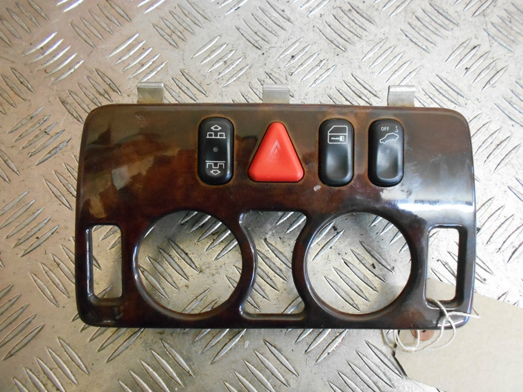 MERCEDES 2001 320 CLK HEATER UNIT SURROUND HAZARD DOOR LOCK ASSEMBLY 2108210071