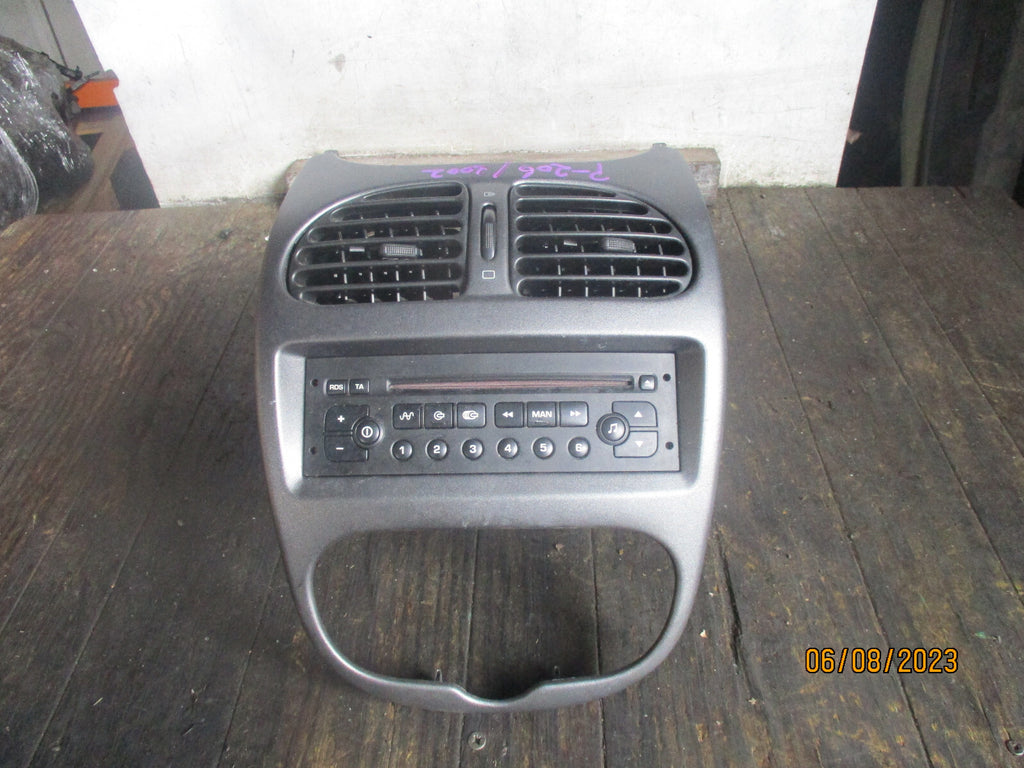 PEUGEOT 206 2002 STEREO RADIO PLAYER & AIR VENT 964514597700