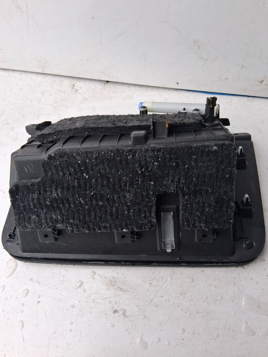 2022 ALFA ROMEO STELVIO NSF NEAR FRONT LEFT SIDE GLOVE BOX STORAGE 01561258610