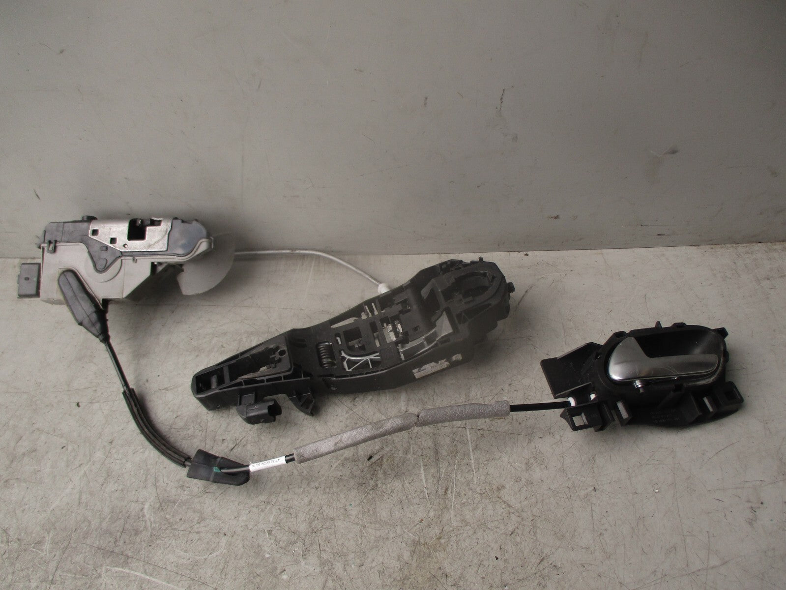 2017 CITROEN C4 MK2 NSF PASSENGER SIDE FRONT LEFT DOOR LOCK MECHANISM