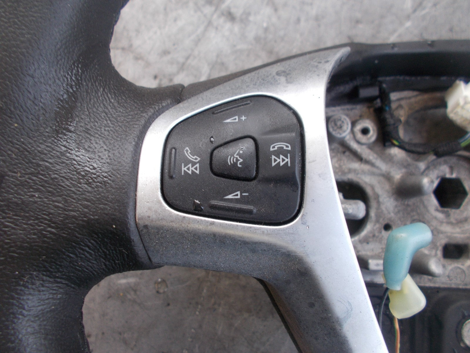 FORD TRANSIT COURIER 2014-2018 MULTI FUNCTION STEERING WHEEL ET763600CE