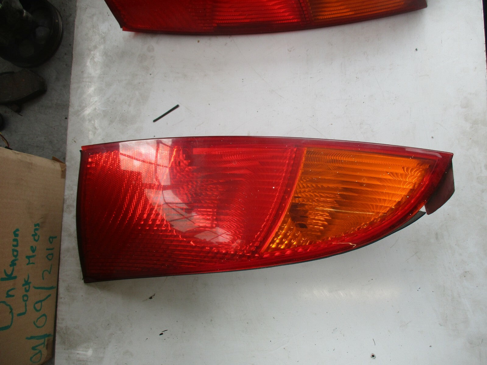 FORD FOCUS MK1 HATCHBACK NSR PASSENGER SIDE NEAR LIGHT REAR LEFT