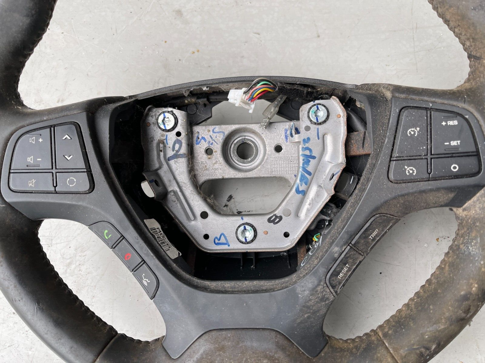 HYUNDAI I10 2015 MULTIFUNCTION LEATHER STEERING WHEEL 56130-B4000