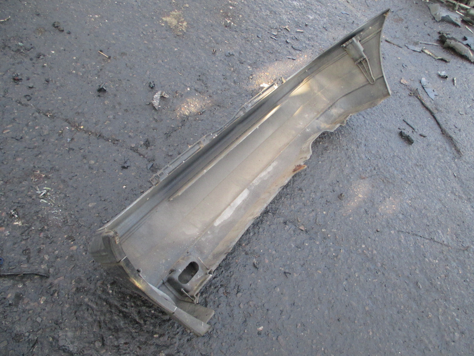 VW VOLKSWAGEN GOLF MK3 1993 REAR COMPLETE BUMPER BLACK