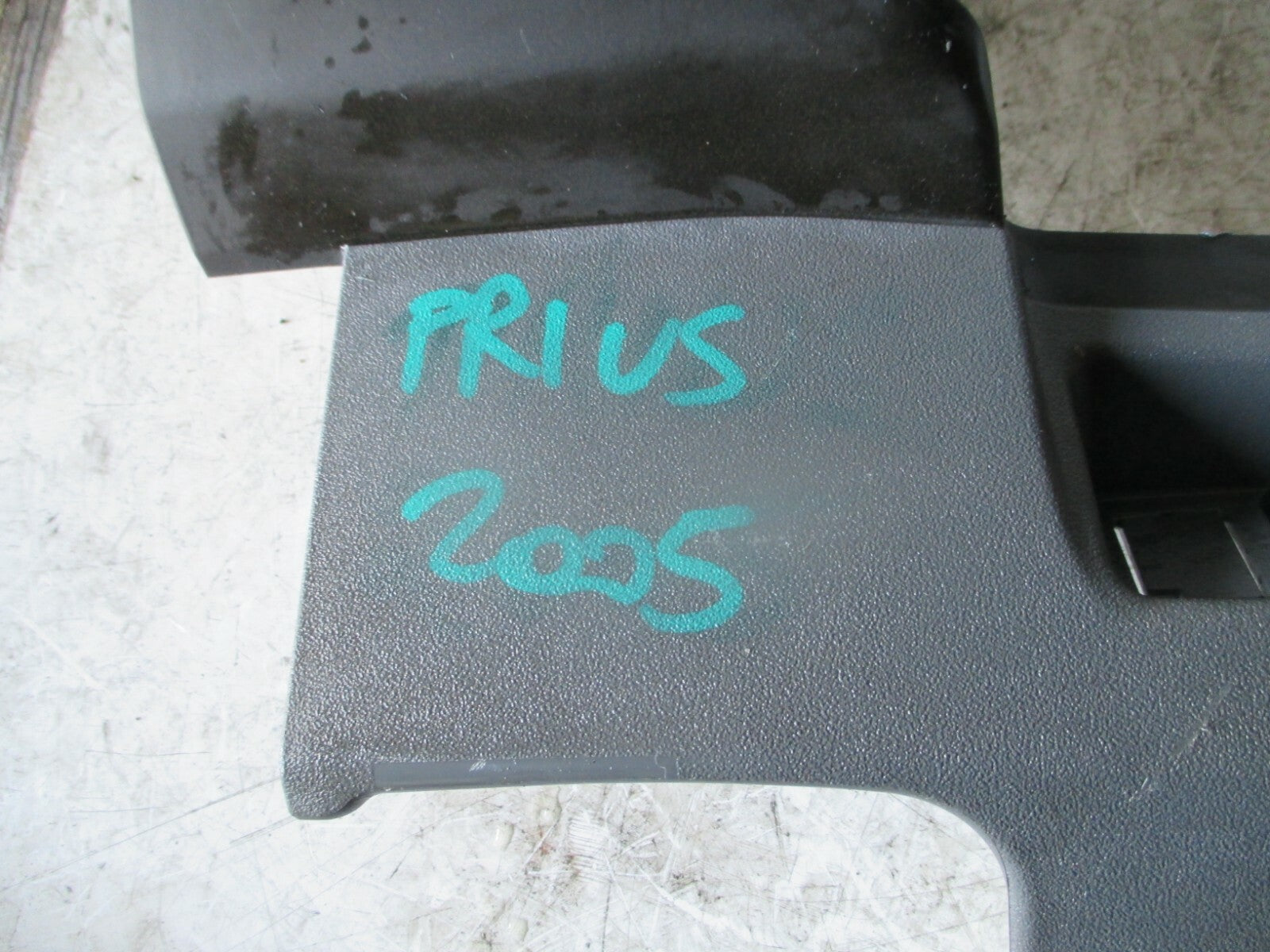 TOYOTA PRIUS 2005 XW20 OSF FRONT DRIVER SIDE DASHBOARD LOWER TRIM PANEL