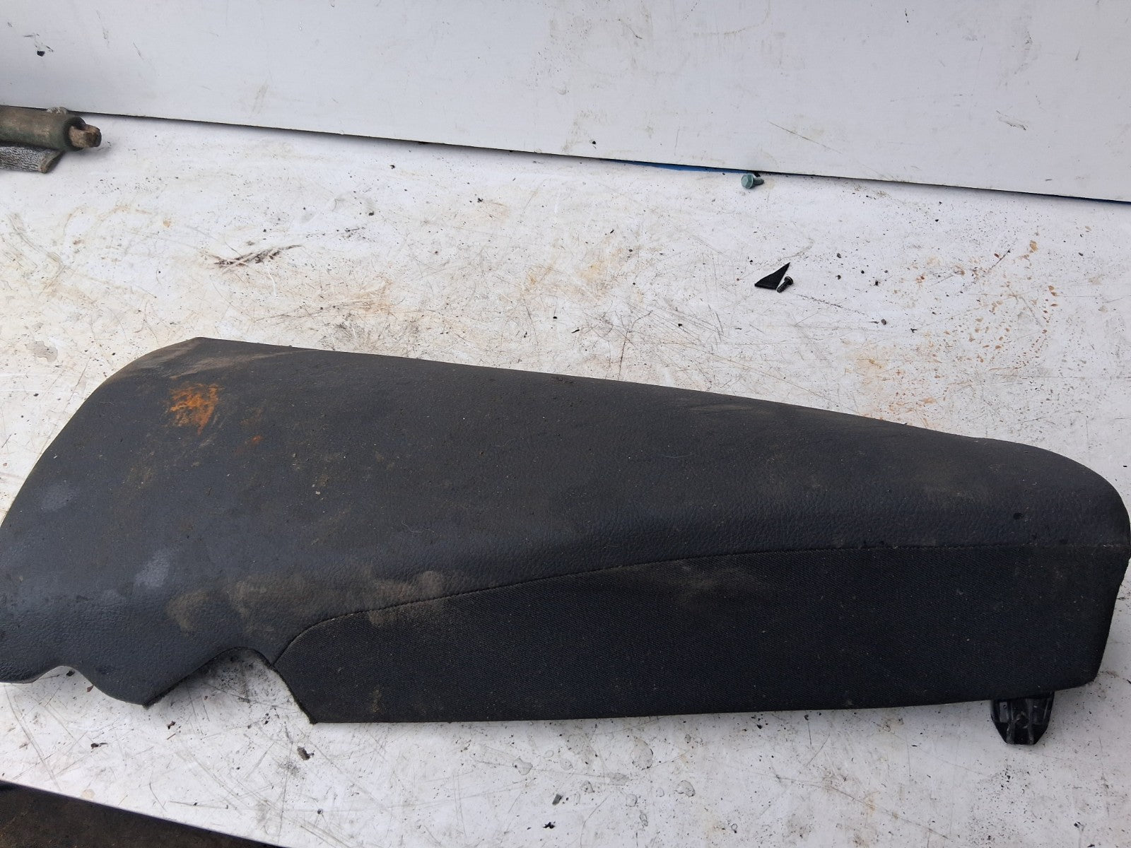 2024 BMW 2 SERIES F44 OSR DRIVER SIDE REAR RIGHT SEAT TRIM 9495106