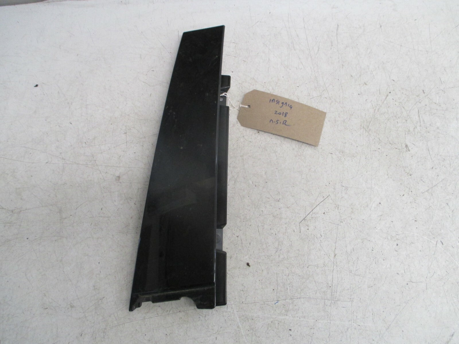 VAUXHALL INSIGNIA MK2 2018 NSR PASSENGER  SIDE REAR DOOR PILLAR TRIM 39118657