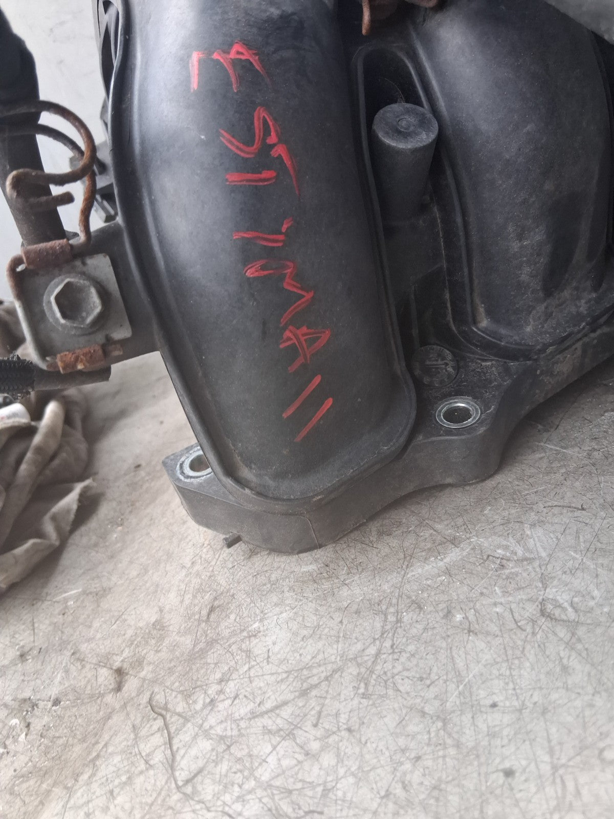 2011 TOYOTA ESTIMA MK3 2.4 PETROL HYBRID MANIFOLD INTAKE