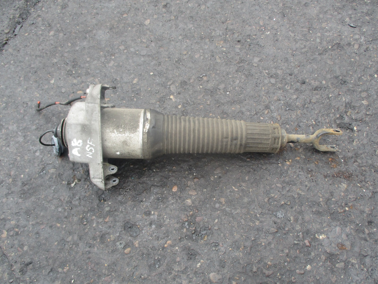 AUDI A8 2007 3.0 DIESEL NSF PASSENGER SIDE FRONT SHOCK ABSORBER 4E0616039AG