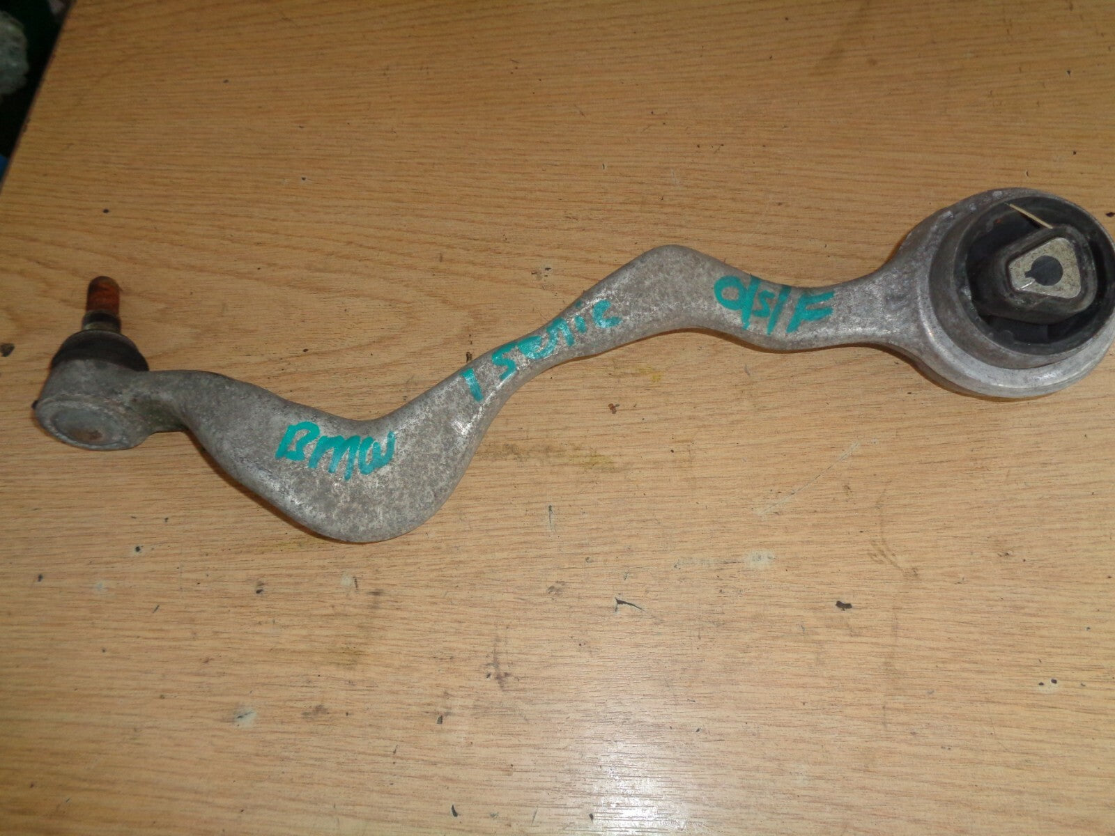 BMW 1 SERIES E87 OSF DRIVER SIDE FRONT LOWER TRACK CONTROL ARM