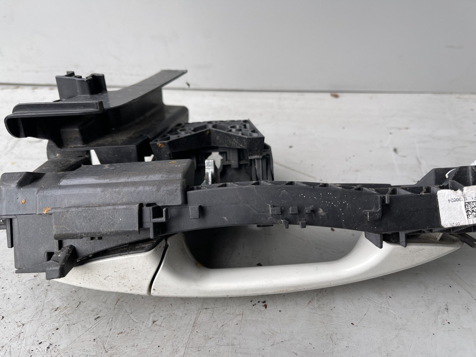 MERCEDES BENZ A CLASS W176 DRIVER SIDE FRONT DOOR LOCK 01150180002