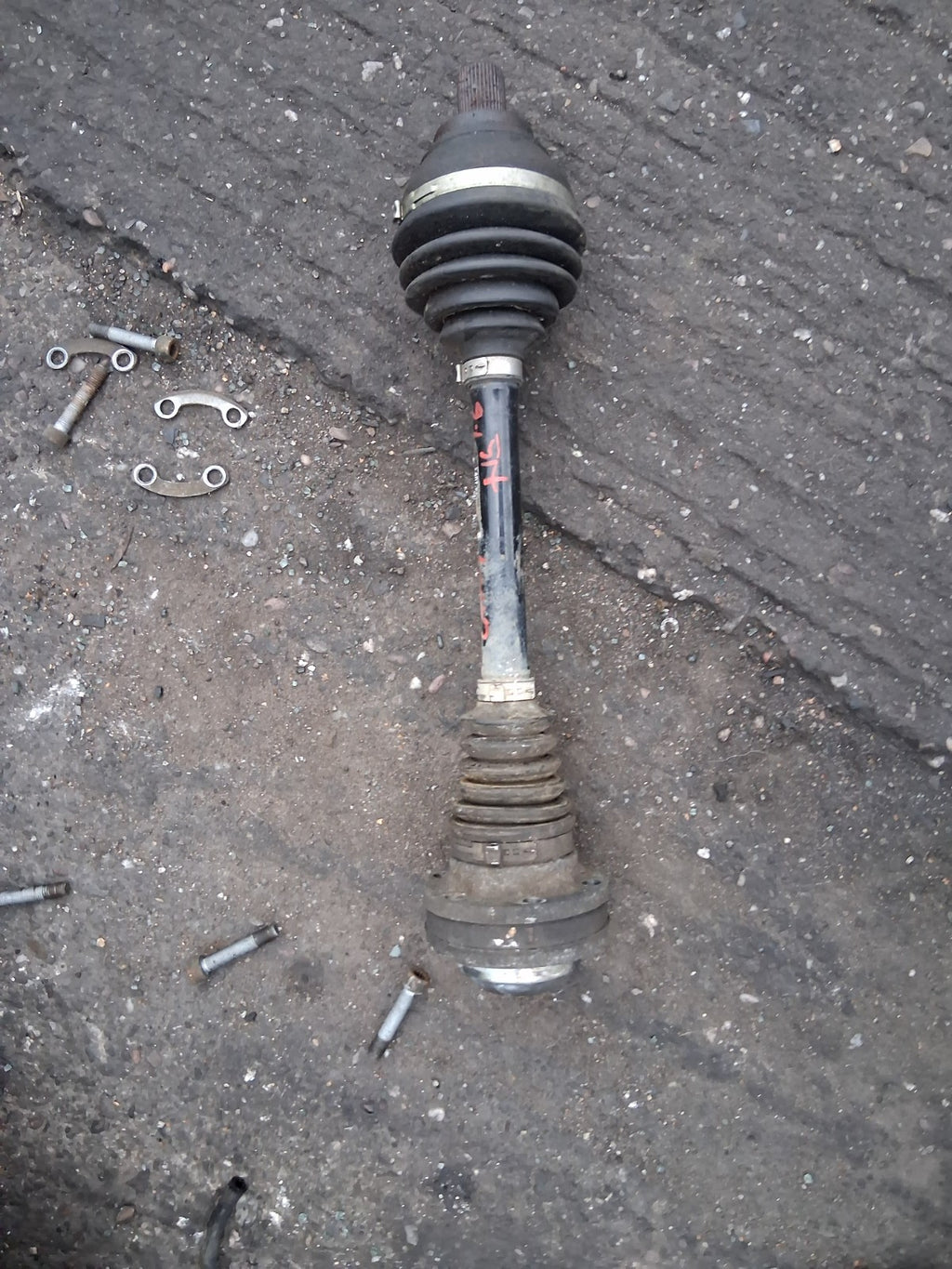 VW VOLKSWAGEN CADDY 2014 1.6 DIESEL TDI NS PASSENGER SIDE DRIVESHAFT 2K3407271B