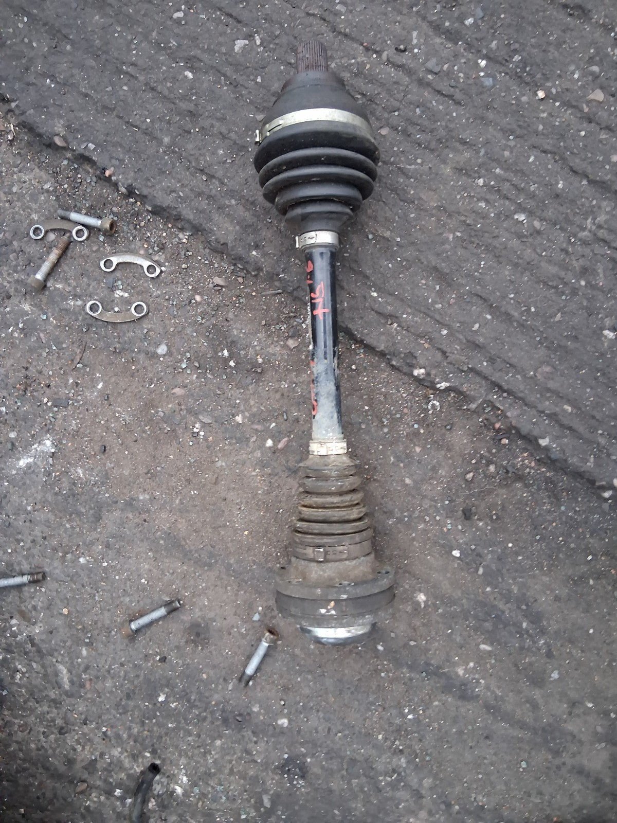 VW VOLKSWAGEN CADDY 2014 1.6 DIESEL TDI NS PASSENGER SIDE DRIVESHAFT 2K3407271B