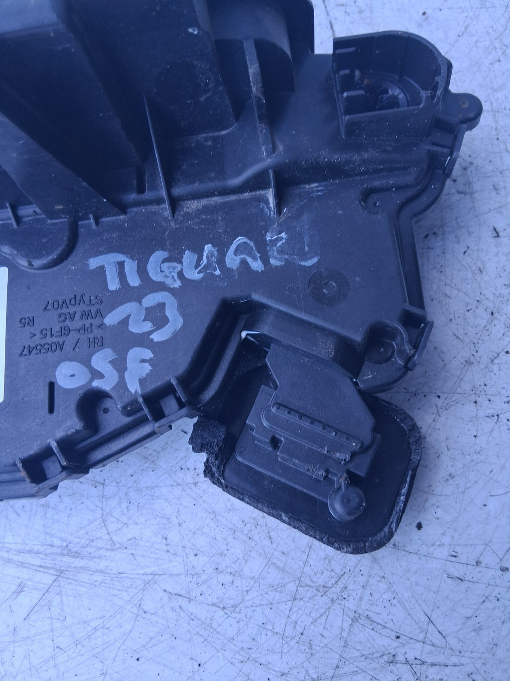 2023 VOLKSWAGEN TIGUAN OSF OFF DRIVER RIGHT SIDE DOOR LOCK ASSEMBLY 5NC837016D