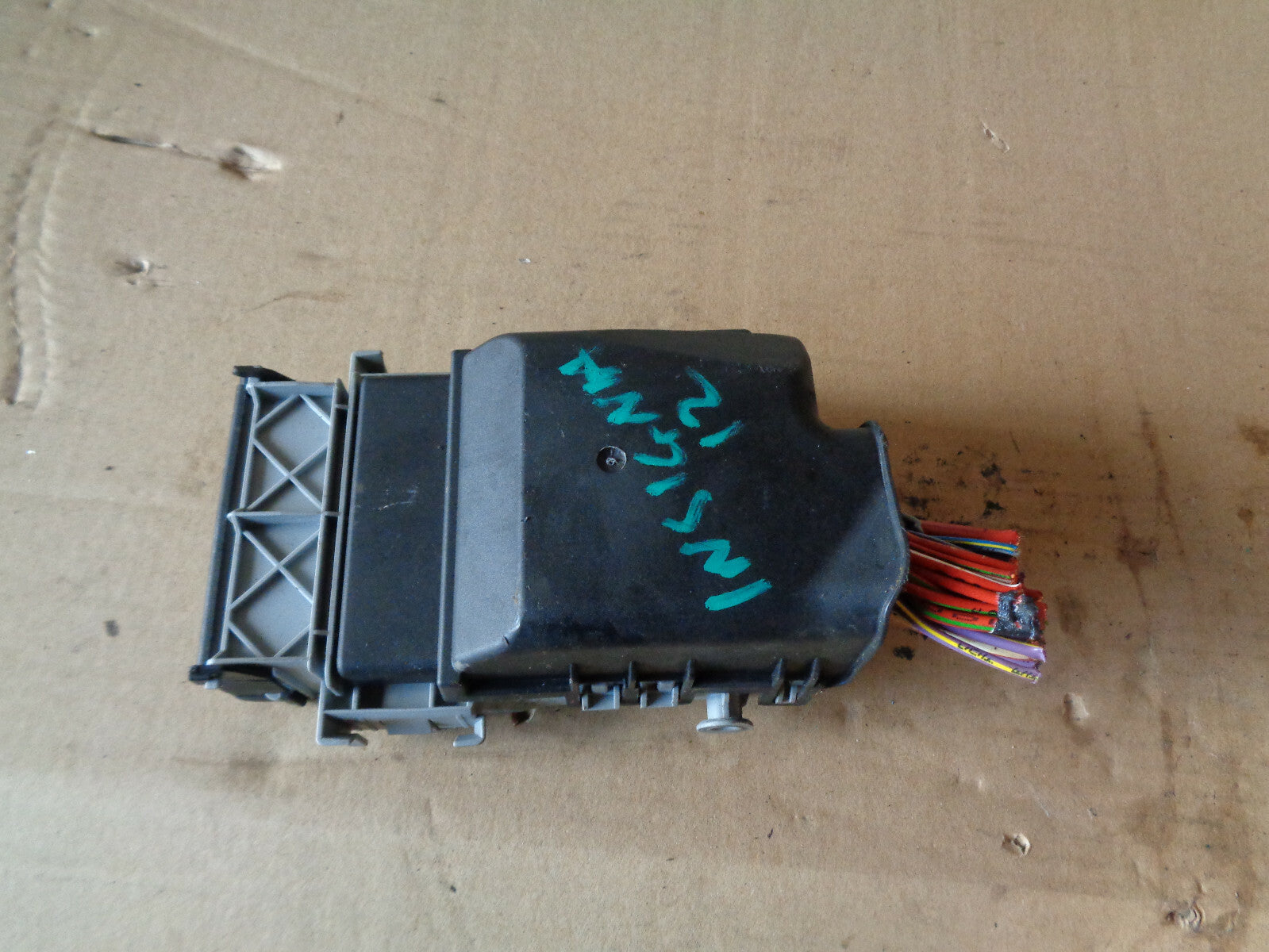 VAUXHALL INSIGNIA MK1 2.0 CDTI 2012 FUSE RELAY BOX FUSEBOX ASSEMBLY 13222786