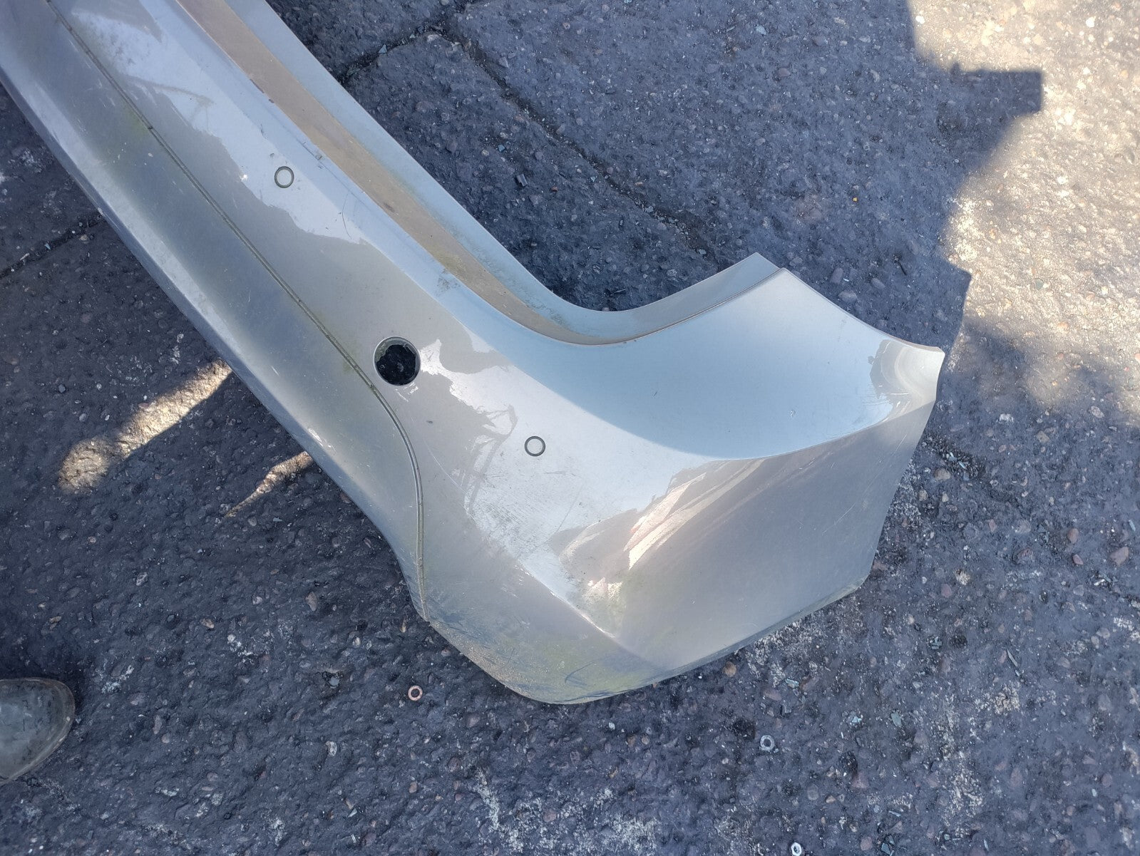 2014 VAUXHALL MERIVA B REAR BUMPER WITH PDC SENSOR BROWN