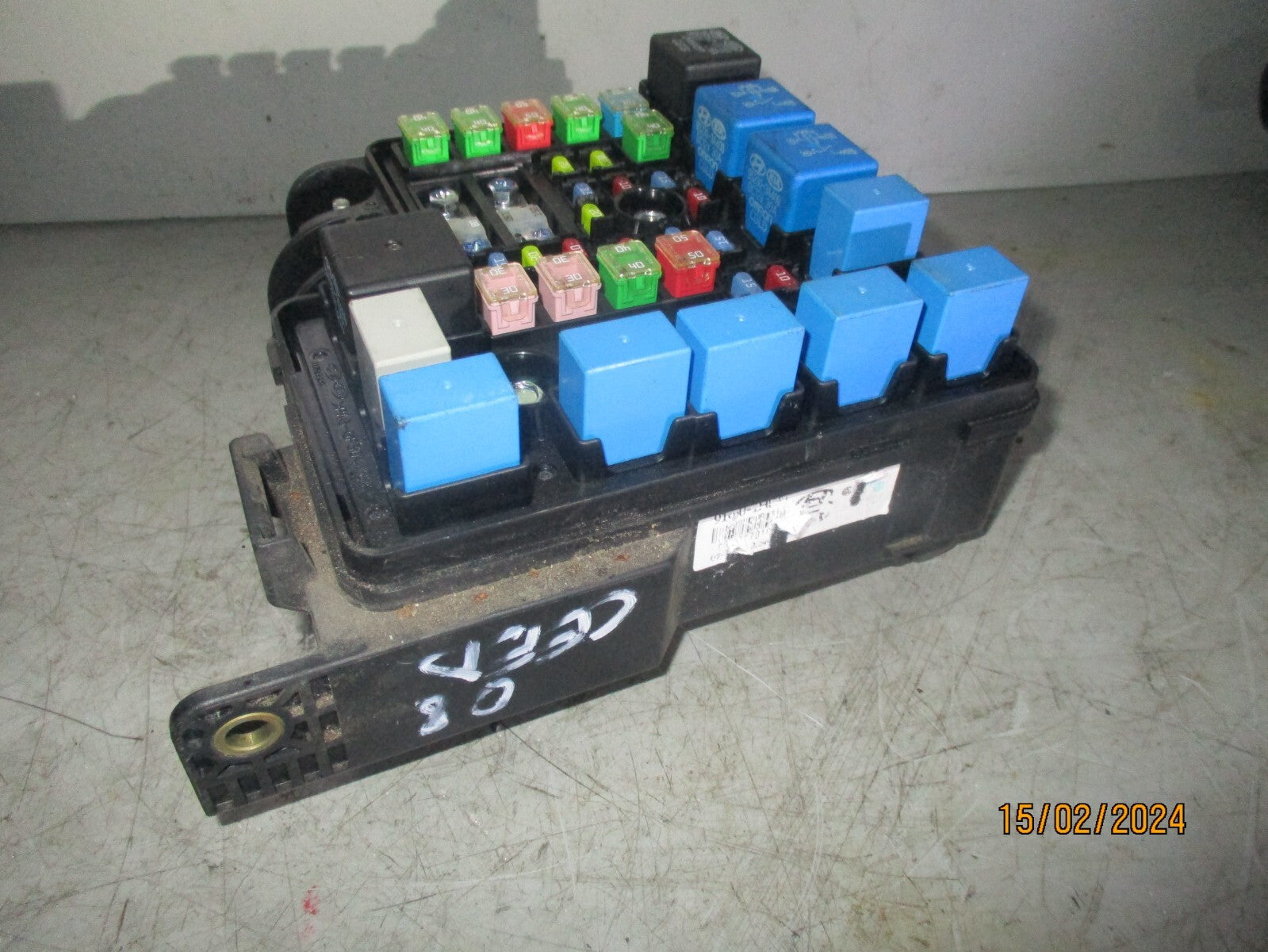 KIA CEED MK1 2008 FRONT UNDER BONNET FUSE BOX FUSE BOX RELAY 919501H030
