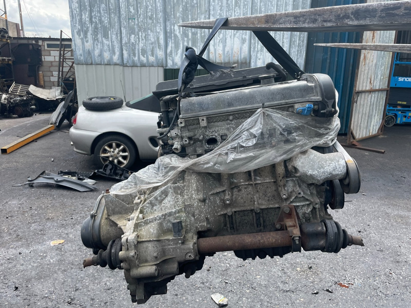 2004 FORD FIESTA MK6 1.25 PETROL ENGINE COMPLETE WITH GEARBOX DHF