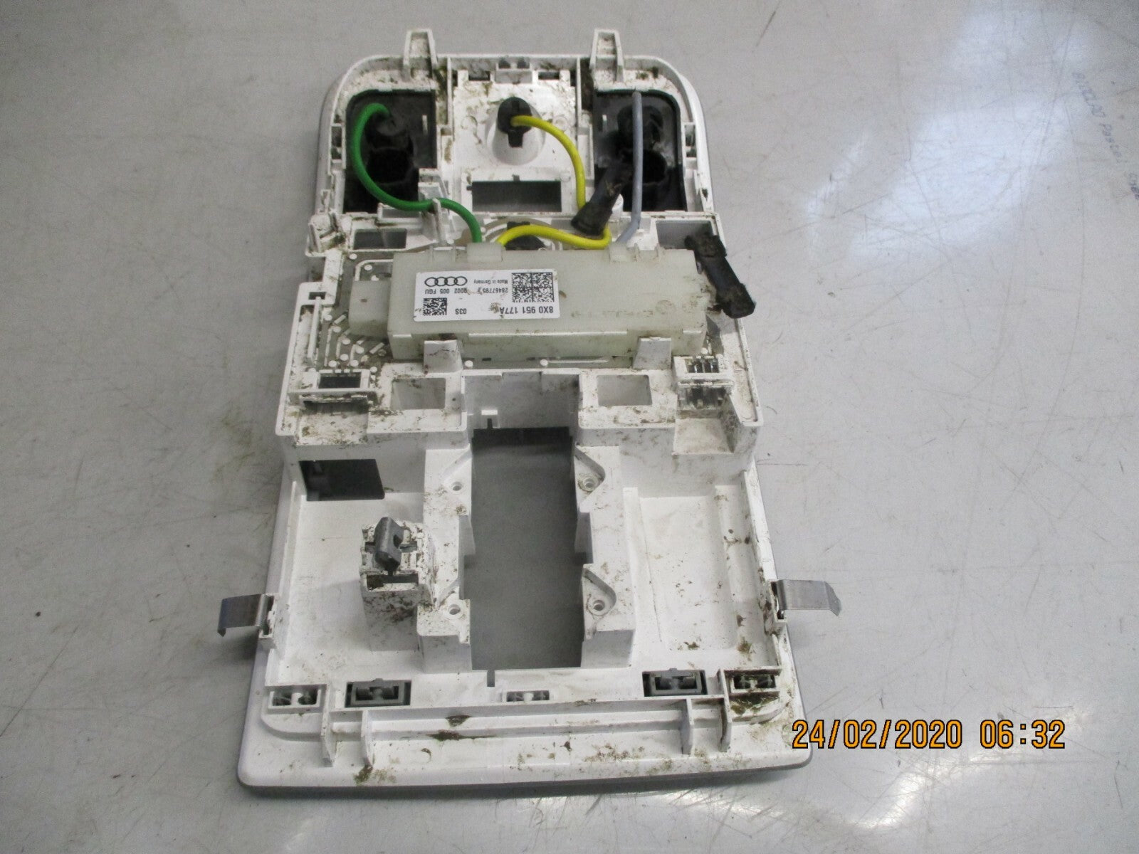 AUDI A1 MK1 8X 2017 3 DOOR INTERIOR READING MAP ROOF COURTESY LIGHT 8X0951177A