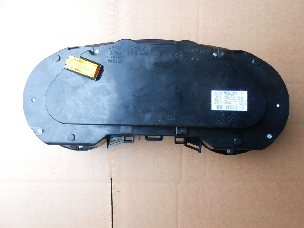 PEUGEOT 5008 2015 1.6 HDI 115 (9HD) CLOCKS SPEEDO INSTRUMENT CLUSTER 9804211480