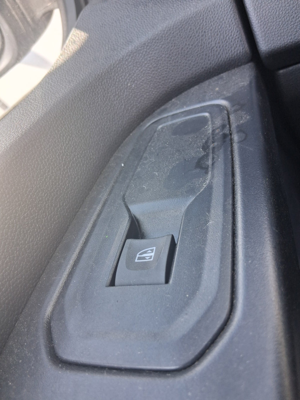 2025 RENAULT TRAFIC X82 MK3 NSF PASSENGER SIDE FRONT LEFT WINDOW CONTROL SWITCH