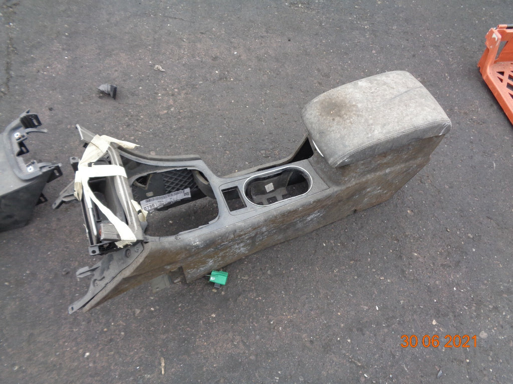 FORD MONDEO MK4 2009 CENTRE CONSOLE ARM REST ASSEMBLY UNIT