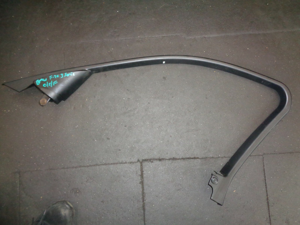BMW 3 SERIES F30 2015 O/S/F DRIVER SIDE WINDOW SEALING FRAME 7259382