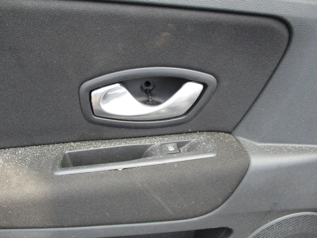 RENAULT LAGUNA MK3 2008 NSR PASSENGER SIDE REAR PLASTIC DOOR CARD PANEL
