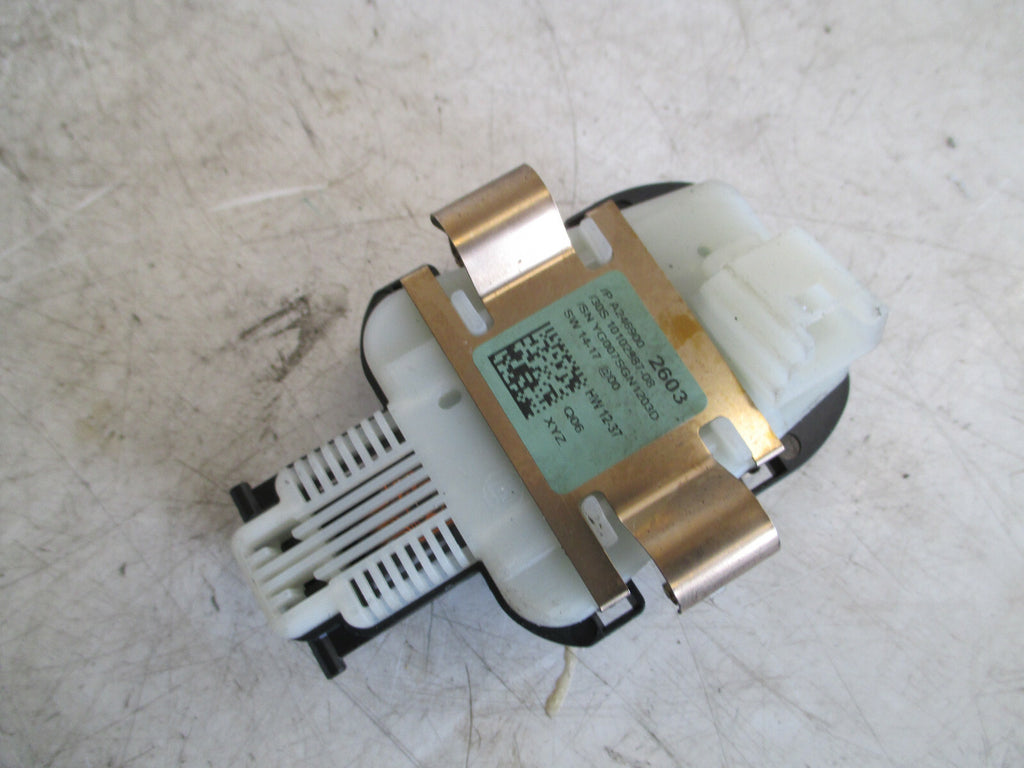 MERCEDES BENZ GLA 2018 X156 RAIN SENSOR MODULE A2469002603