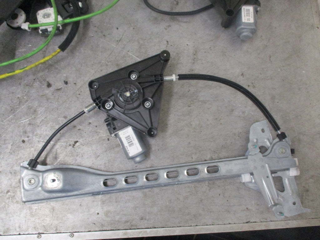 TOYOTA AYGO AB40 MK2 NSF PASSENGER SIDE FRONT REGULATOR 402663A