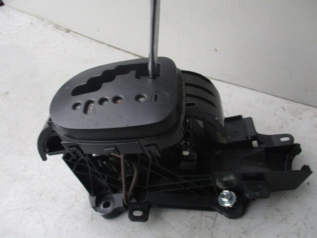 TOYOTA YARIS MK3 2016 AUTOMATIC GEARSTICK GEARSHIFTER