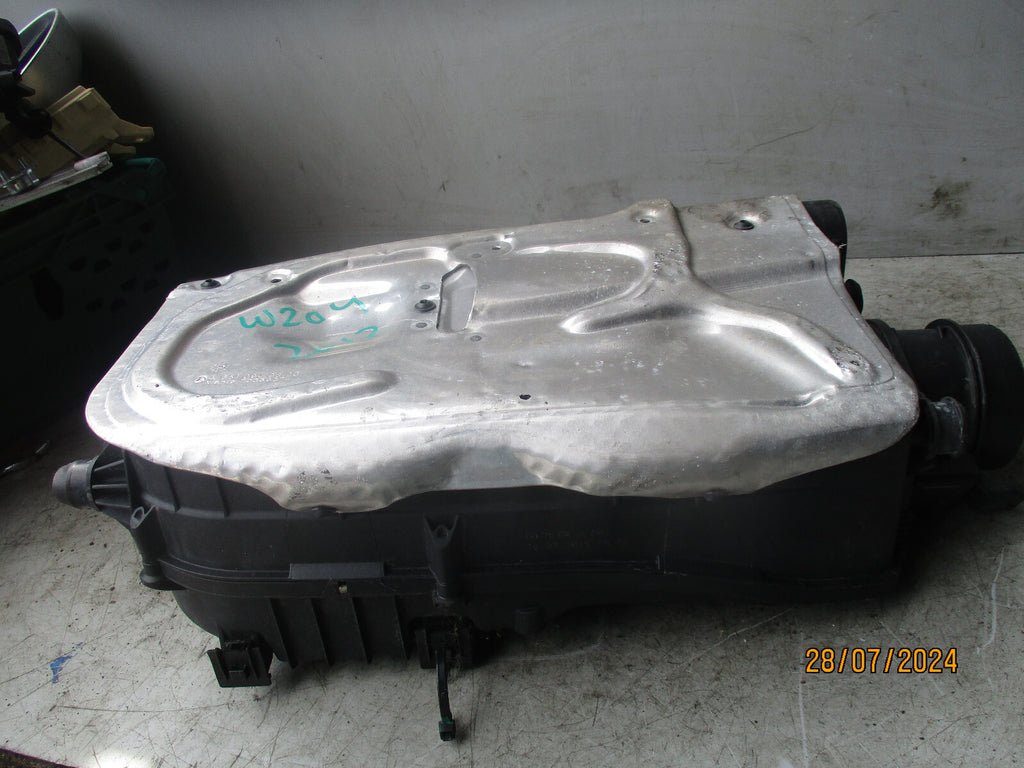 2012 MERCEDES BENZ W204 C CLASS AIR FILTER BOX A6510903501