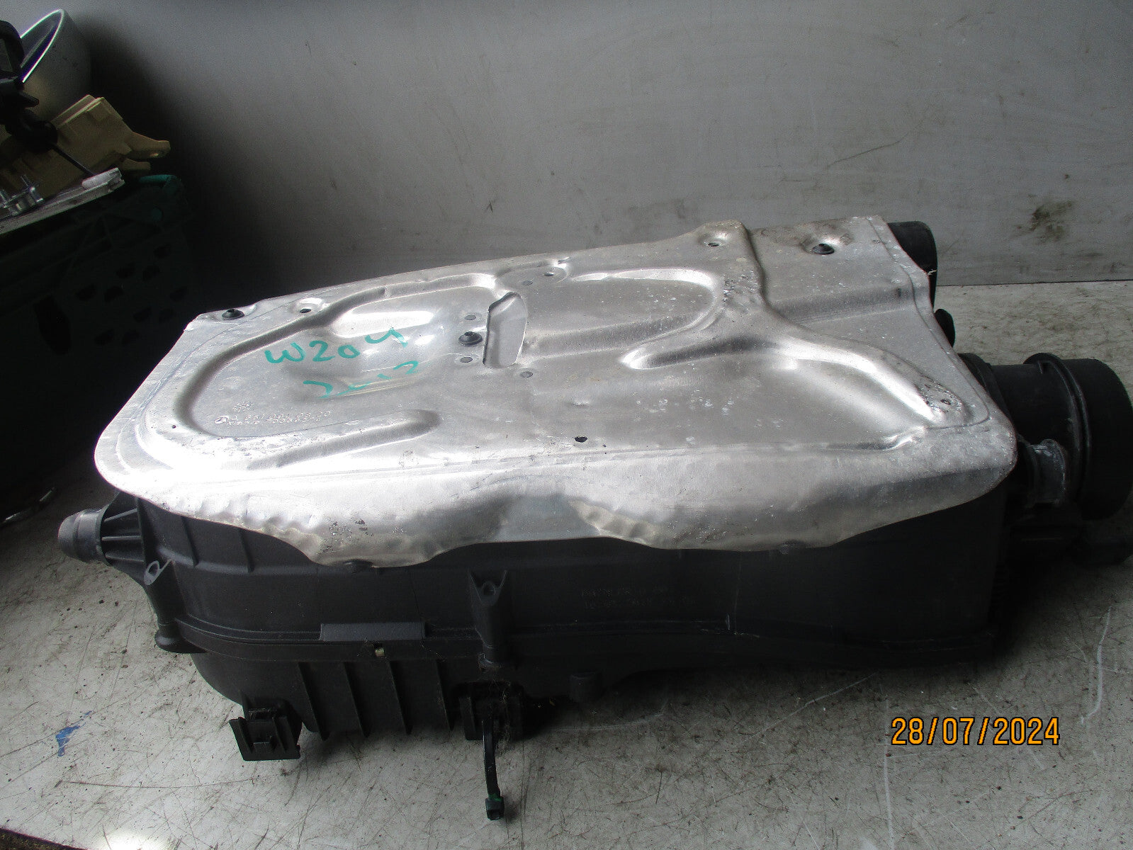 2012 MERCEDES BENZ W204 C CLASS AIR FILTER BOX A6510903501