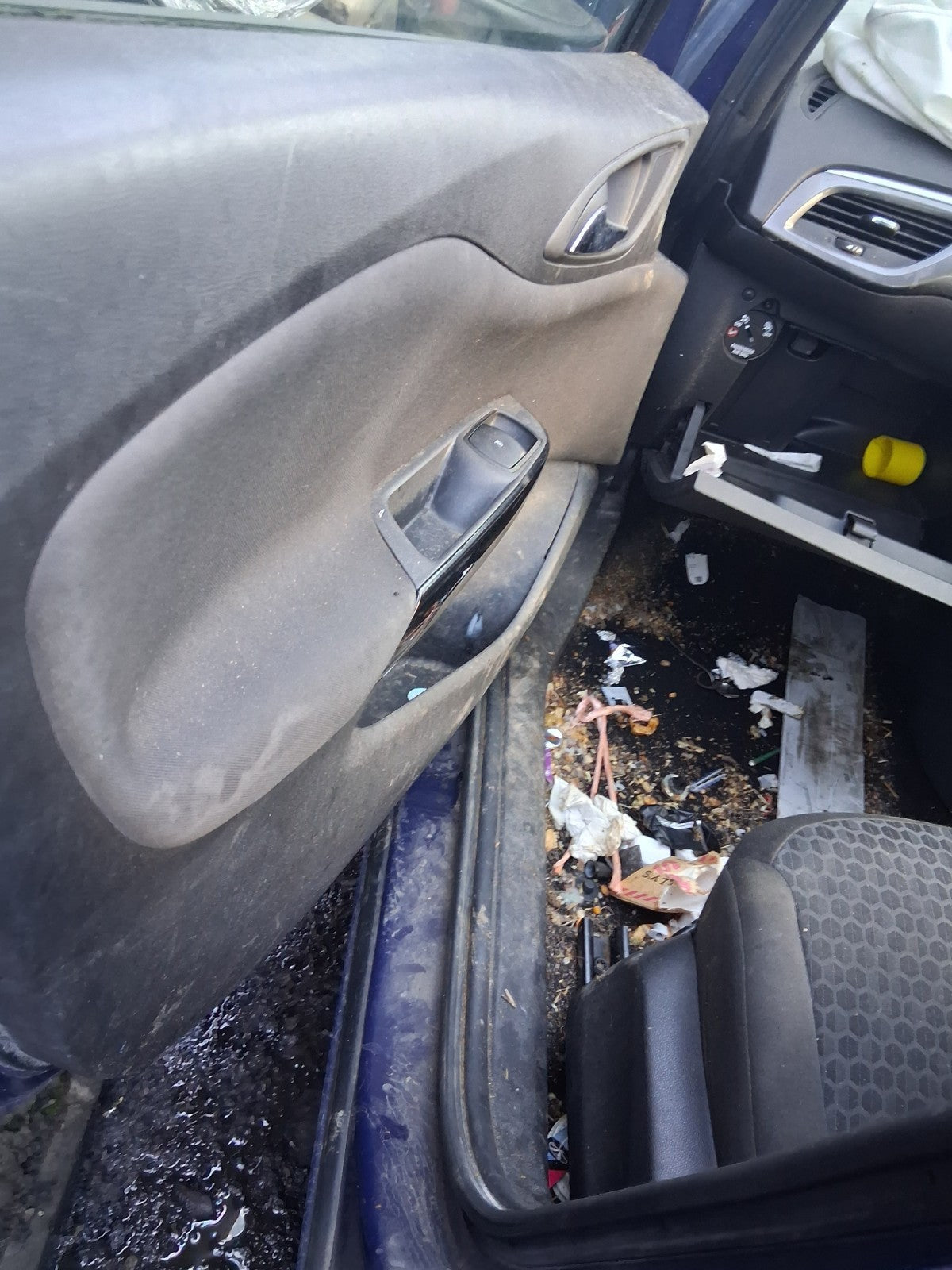 2016 VAUXHALL CORSA E NSF PASSENGER SIDE FRONT LEFT DOOR CARD PANEL