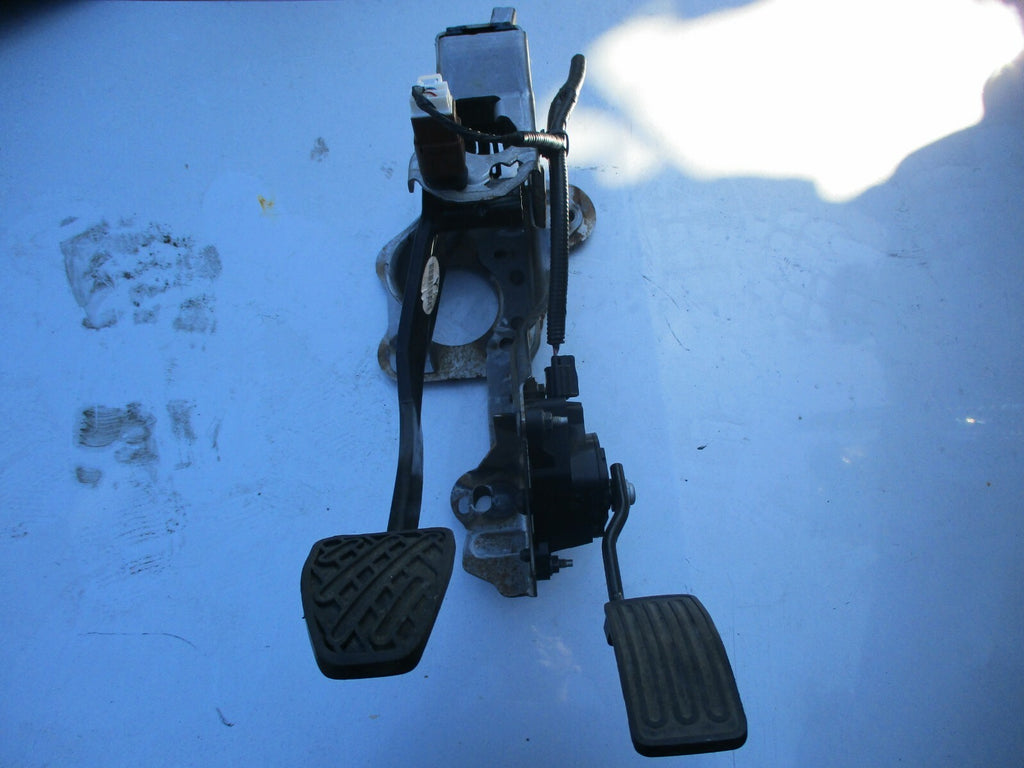 NISSAN QASHQAI J10 MK1 1.5 DCI ACCELERATOR THROTTLE & BRAKE PEDAL