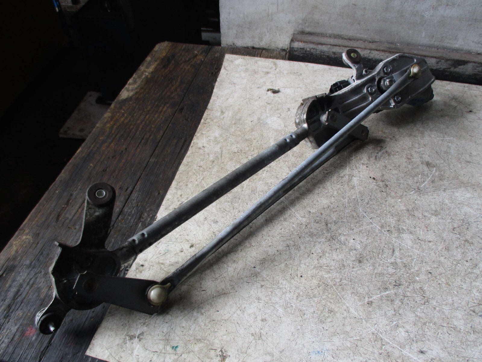 VAUXHALL INSIGNIA 2010 FRONT WIPER MOTOR LINKAGES 13227393