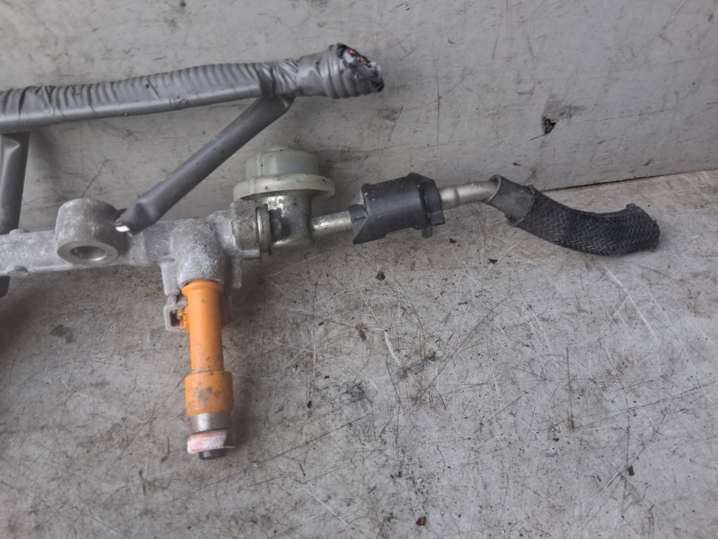 2011 TOYOTA ESTIMA MK3 2.4 PETROL HYBRID FUEL INJECTOR RAIL
