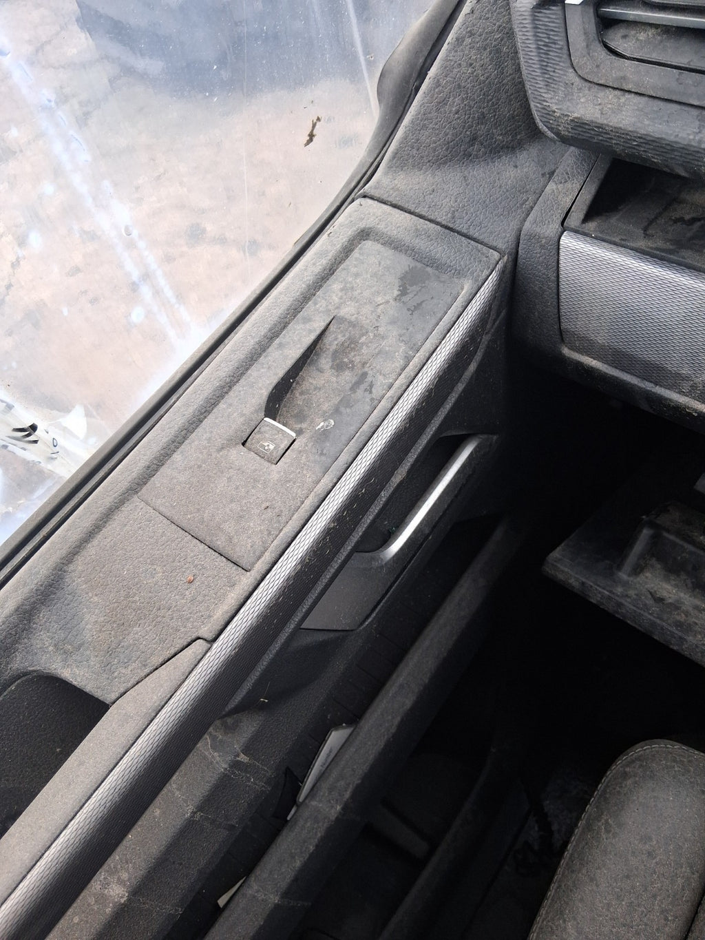2023 VOLKSWAGEN CARAVELLE T6.1 NSF PASSENGER SIDE FRONT LEFT WINDOW SWITCH