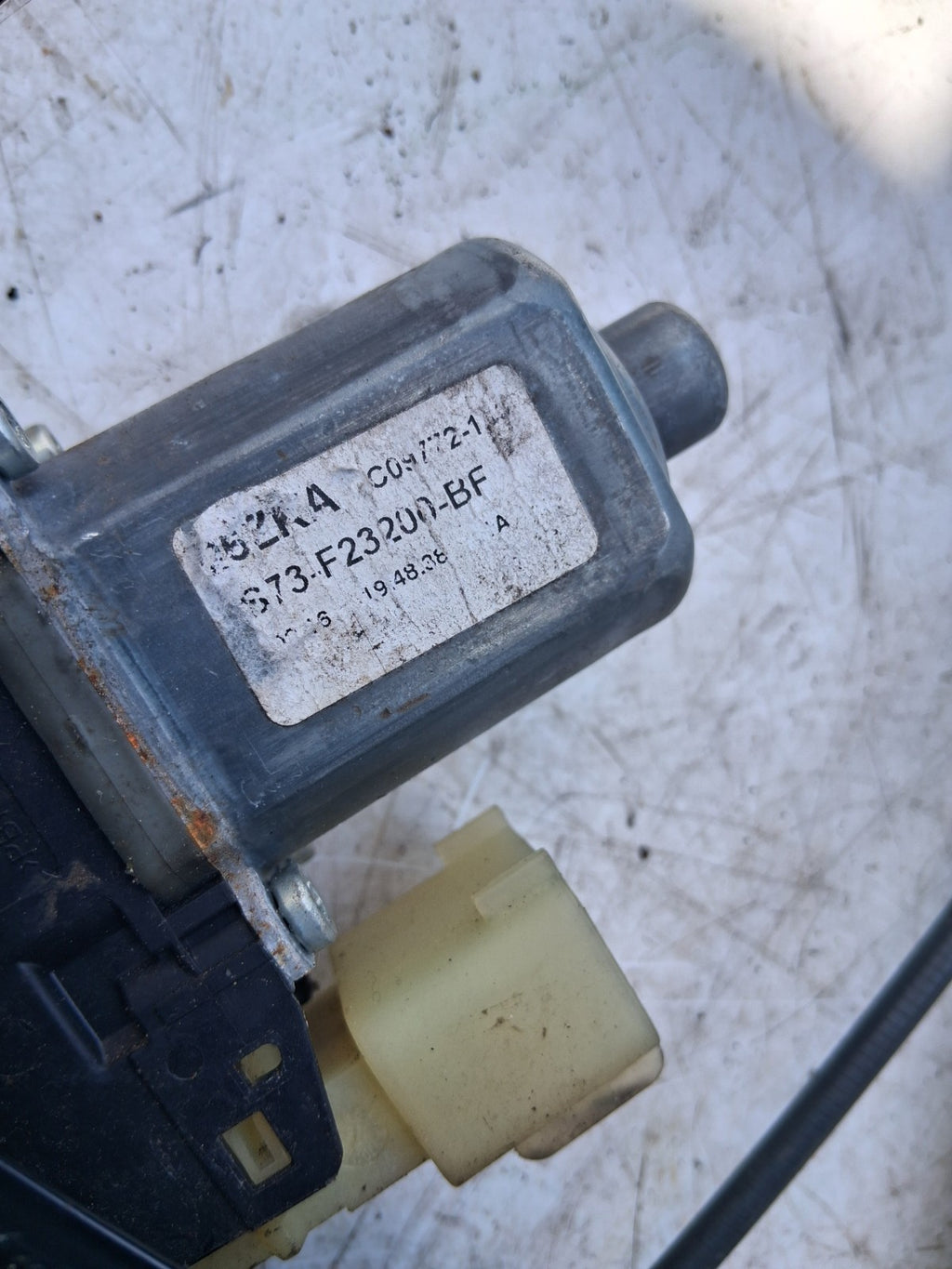 2003 FORD FUSION 2 OSF DRIVER SIDE FRONT RIGHT WINDOW MOTOR REGULATOR C11227101