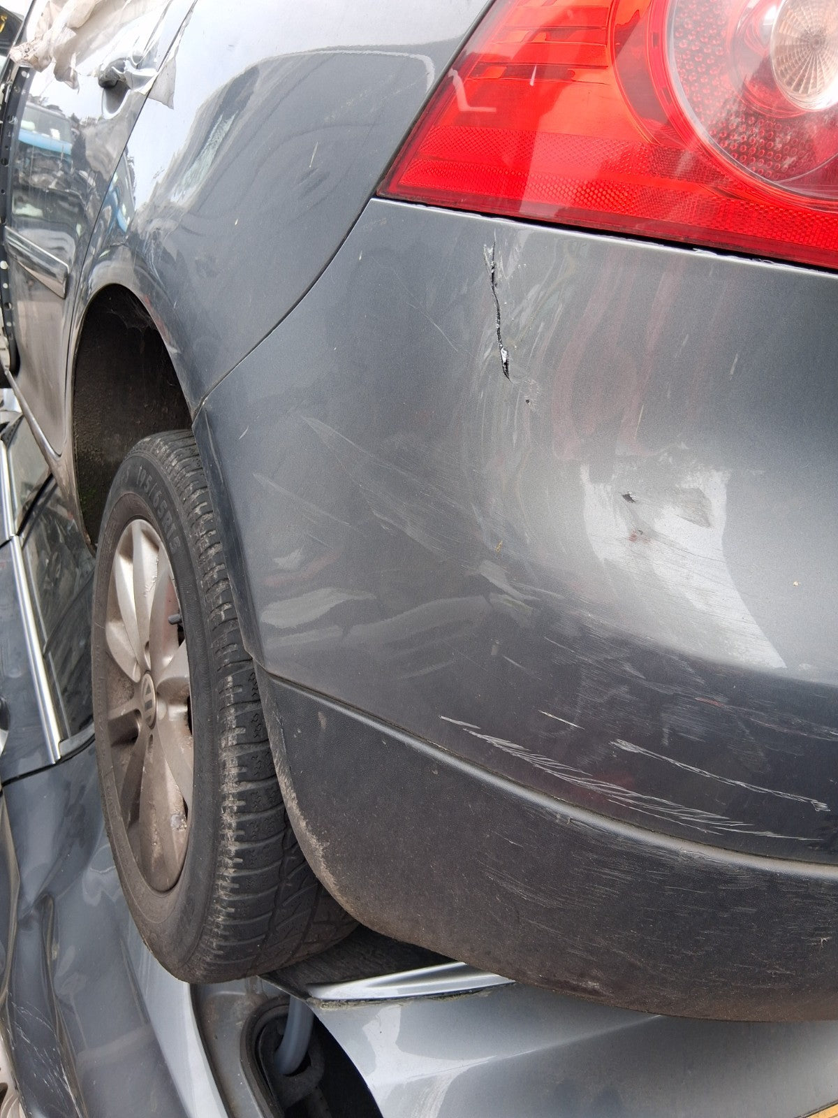 2007 VW VOLKSWAGEN GOLF MK5 COMPLETE REAR BUMPER GREY
