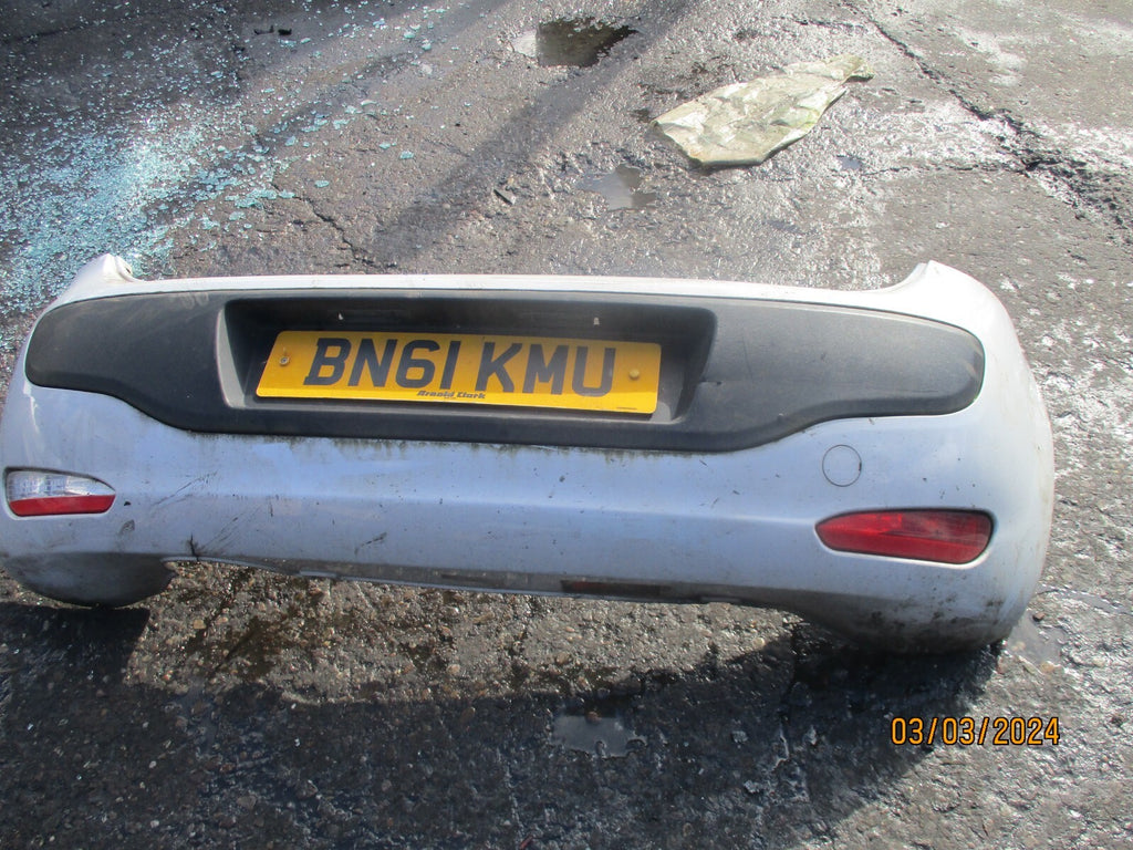 FIAT GRANDE PUNTO EVO 2011 3 DOOR REAR COMPLETE BUMPER BIANCO RADIOSO MET
