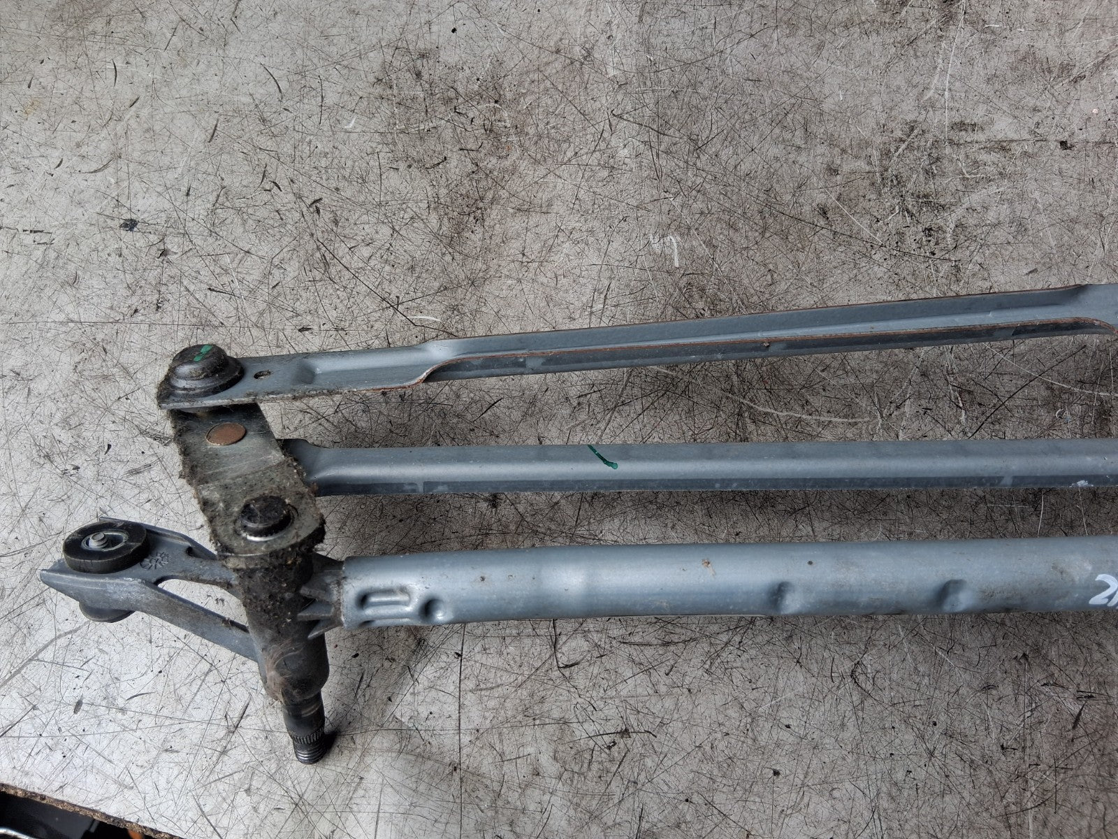 2012 PEUGEOT 208 1.2 PETROL FRONT WINDSCREEN WIPER MOTOR & LINKAGE 9673917180