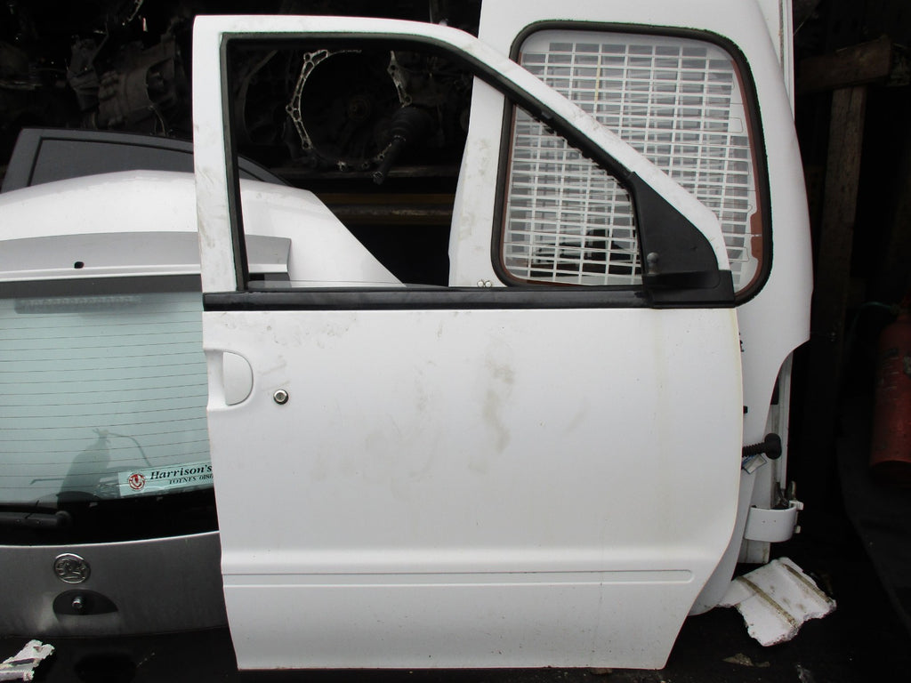 NISSAN VANETTE LDV CUB 1994-2002 OSF DRIVER SIDE FRONT DOOR COMPLETE WHITE