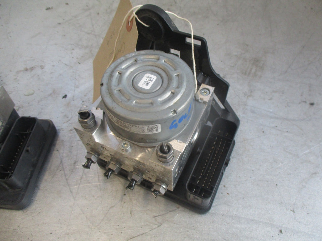 VOLKSWAGEN GOLF  MK7 1.6 TDI 2016 ABD BRAKE PUMP CONTROLLER MODULE 5Q0614517BJ