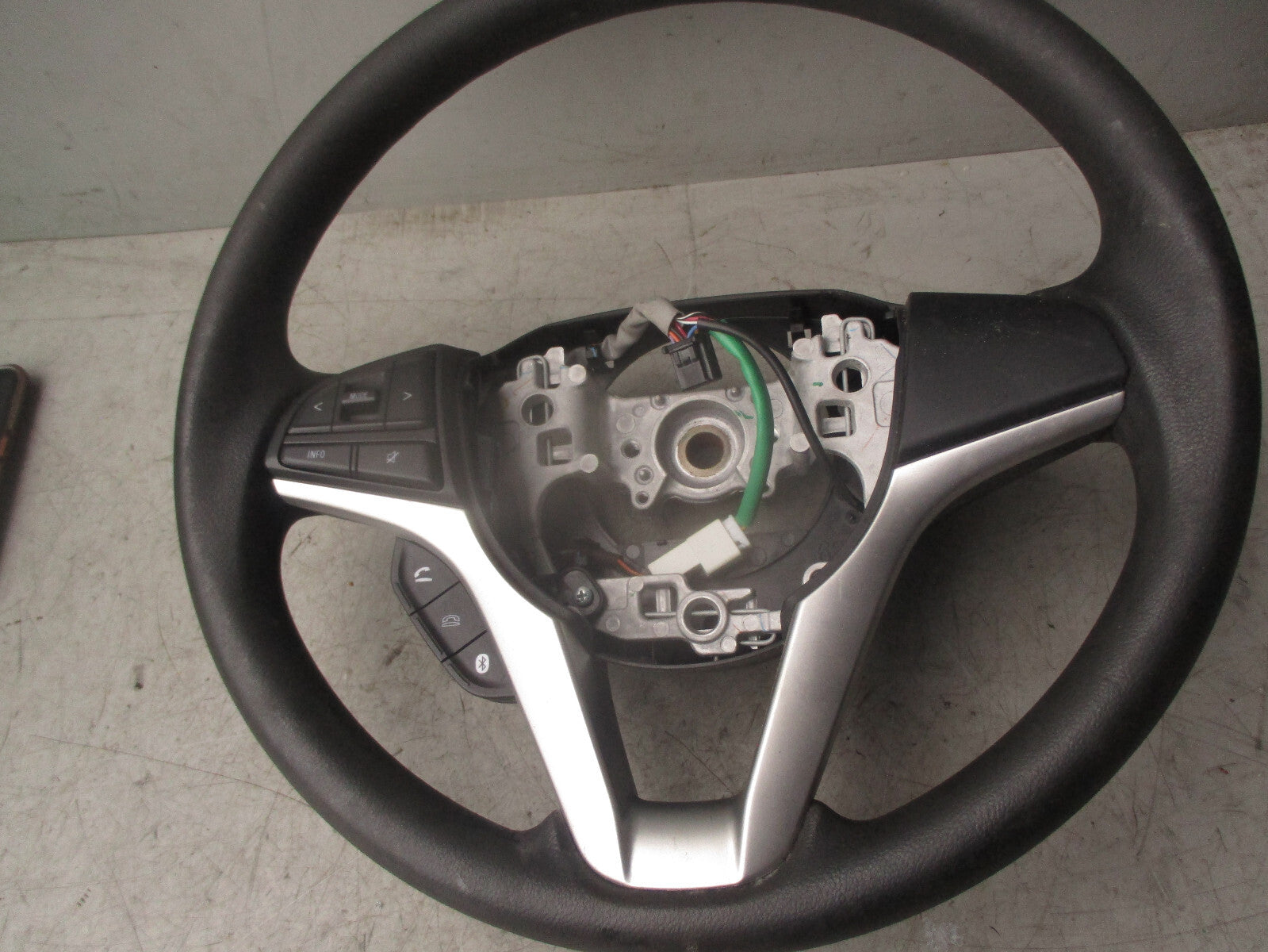 2018 SUZUKI IGNIS 1.2 PETROL MULTI FUNCTION 3 SPOKE STEERING WHEEL