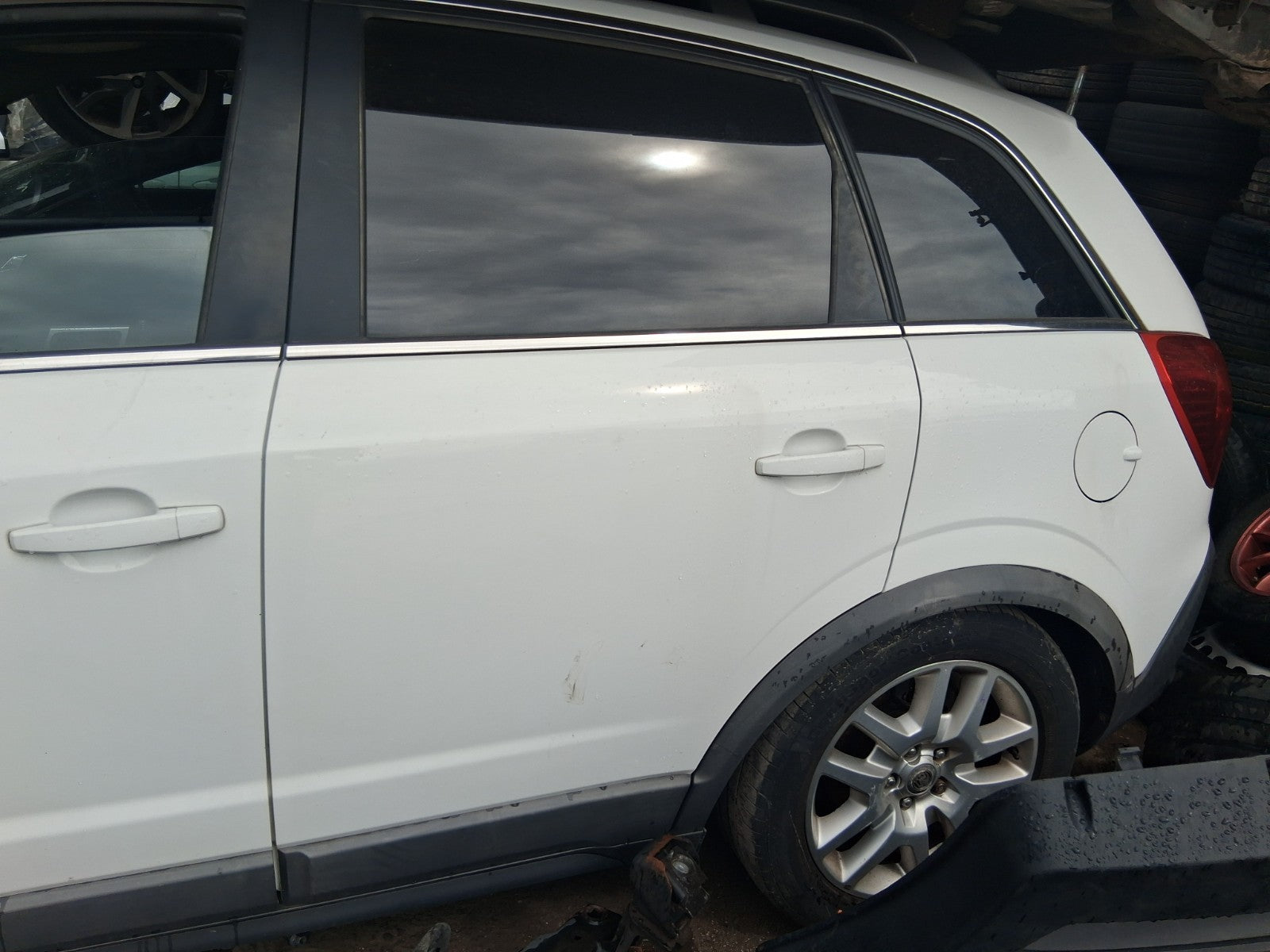 2015 VAUXHALL ANTARA MK1 NSR PASSENGER SIDE REAR COMPLETE DOOR WHITE GAZ