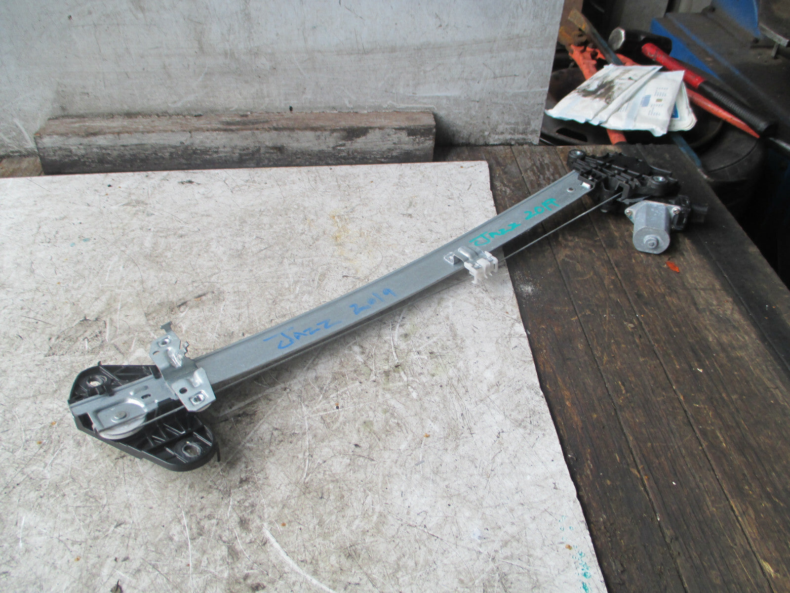 HONDA JAZZ MK4 2019 5 DOOR OSF DRIVER SIDE FRONT DOOR WINDOW REGULATOR MOTOR